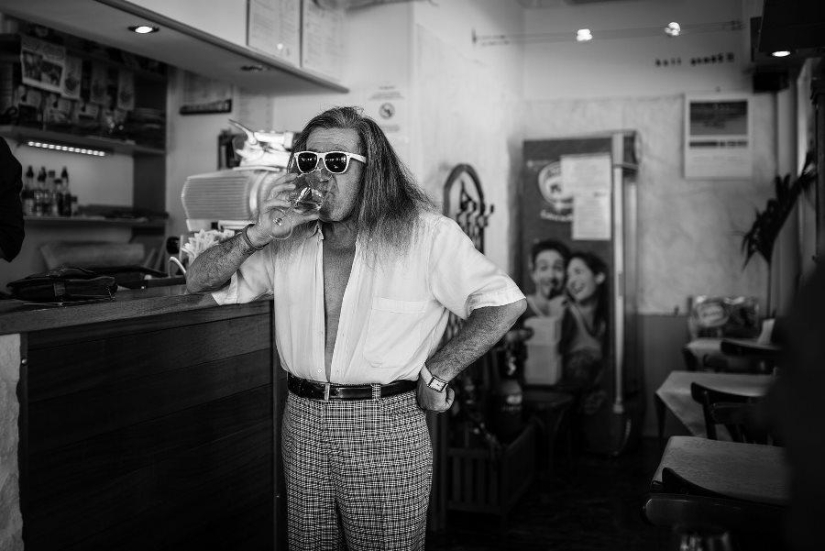 La Magia en Blanco y Negro de los Retratos Callejeros de Giulio Magnifico La Magia en Blanco y Negro de los Retratos Callejeros de Giulio Magnifico