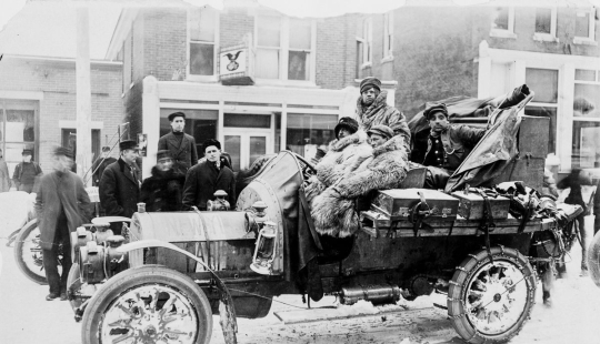 La mayor carrera de coches de la historia: 20 mil kilómetros en carros con motor