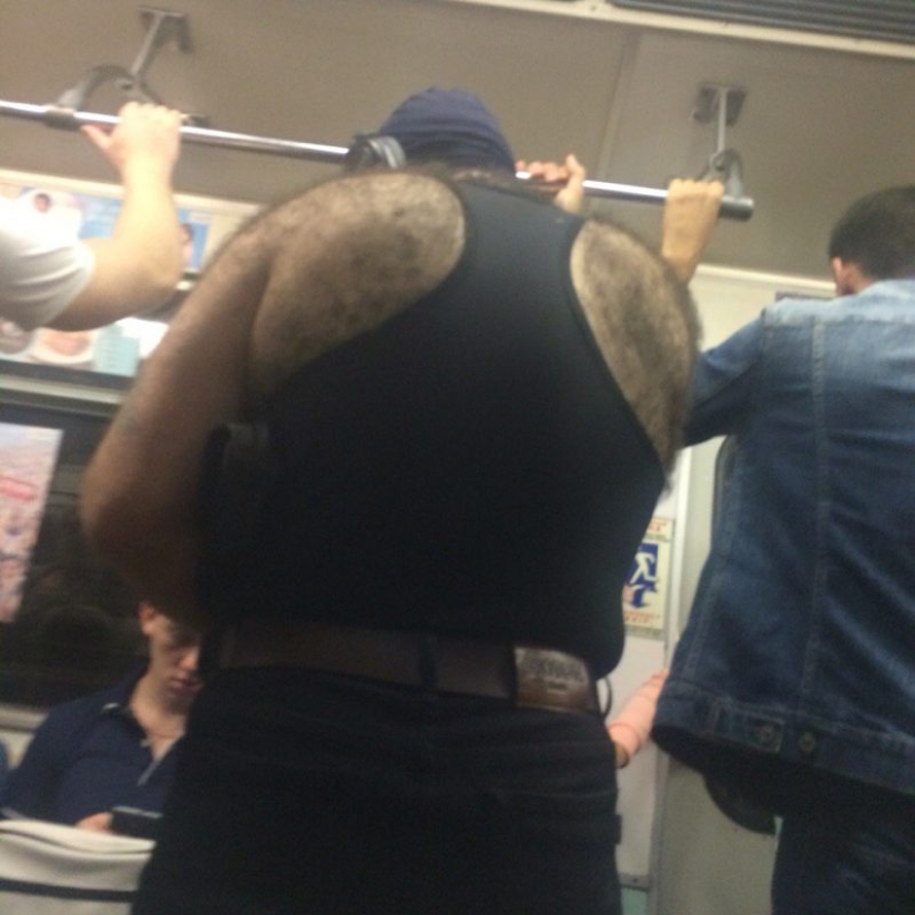 La moda de la gente: el más brillante de los pasajeros en el metro La moda de la gente: el más brillante de los pasajeros en el metro