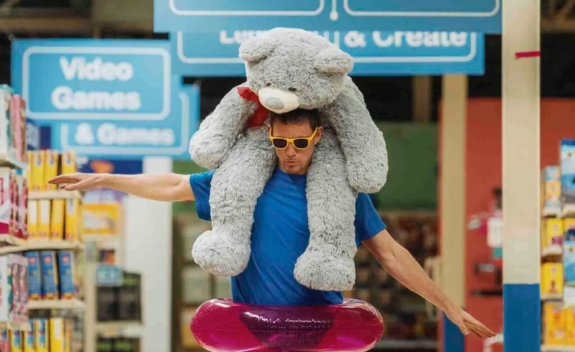 La verdadera historia del ladrón Jeffrey Manchester, que se escondió en el tejado de una juguetería.