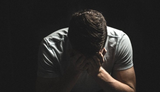 La vida en la oscuridad: la apuesta loca de los jugadores de poker