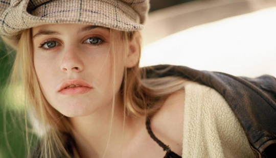 las 10 chicas más guapas de las pantallas de televisión de los 90