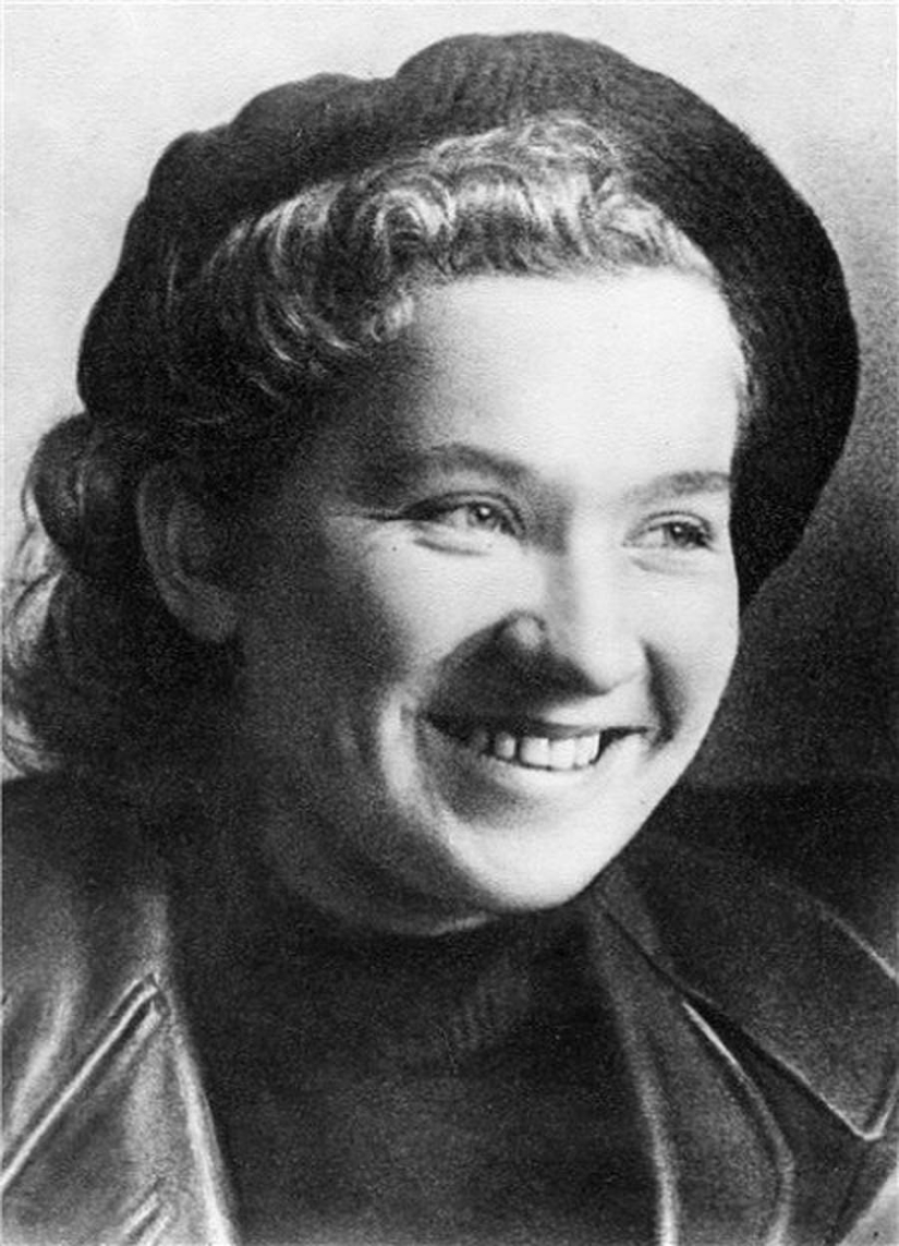 Las 14 oficiales de inteligencia femeninas más bellas de la historia Las 14 oficiales de inteligencia femeninas más bellas de la historia