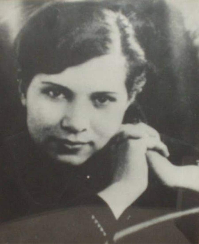 Las 14 oficiales de inteligencia femeninas más bellas de la historia Las 14 oficiales de inteligencia femeninas más bellas de la historia