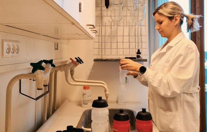 Las botellas de plástico reutilizables resultaron ser peligrosas para los seres humanos