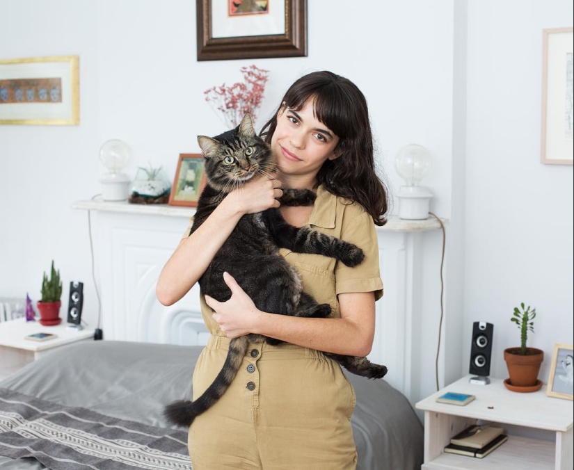 "Las niñas y los gatos": un fotógrafo de nueva York en contra de los estereotipos acerca de crazy cat ladies "Las niñas y los gatos": un fotógrafo de nueva York en contra de los estereotipos acerca de crazy cat ladies