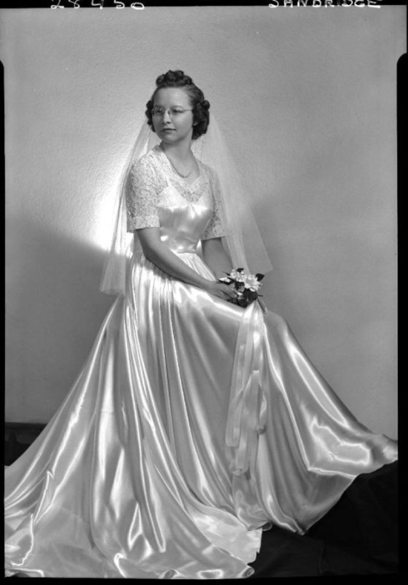 Length does matter: unique images of brides 30 years Length does matter: unique images of brides 30 years