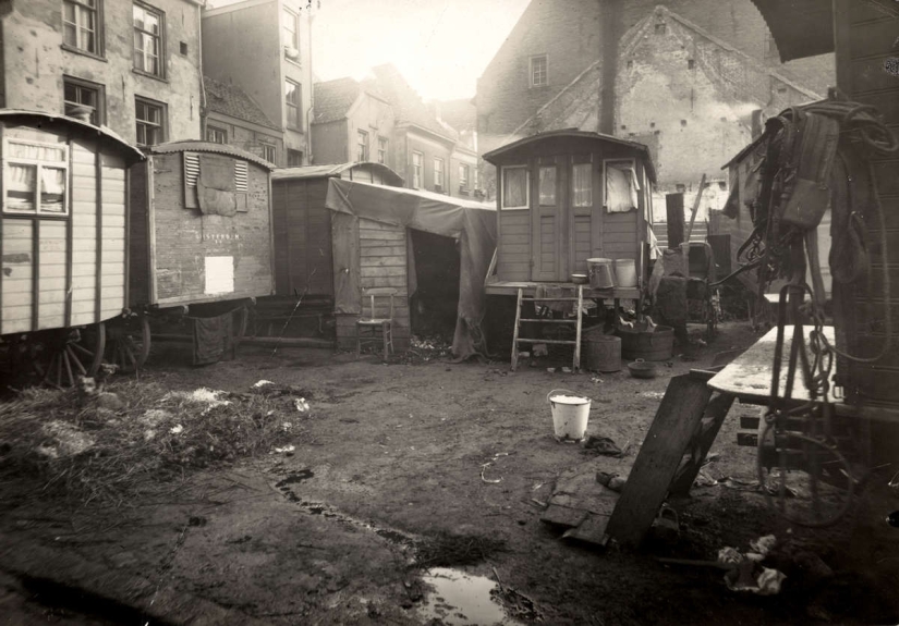 Life of Roma in Europe before World War II Life of Roma in Europe before World War II