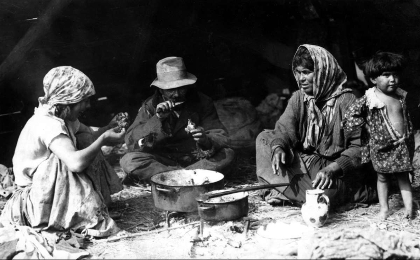 Life of Roma in Europe before World War II Life of Roma in Europe before World War II