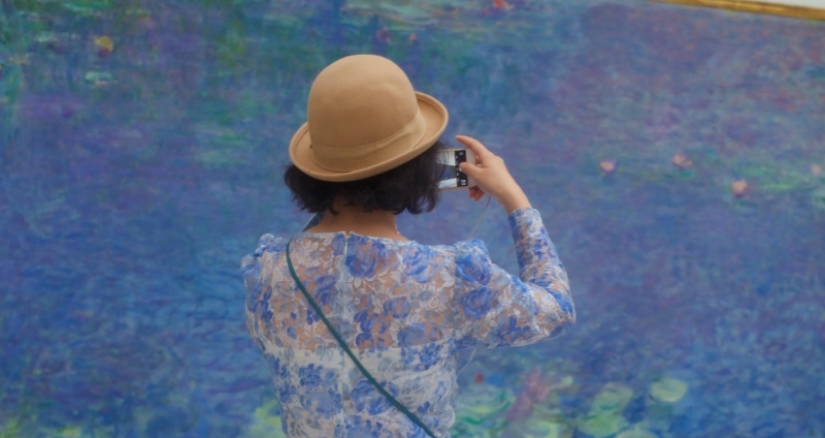 Life repeats art: an Austrian takes photos of museum visitors who "coincided" with the paintings