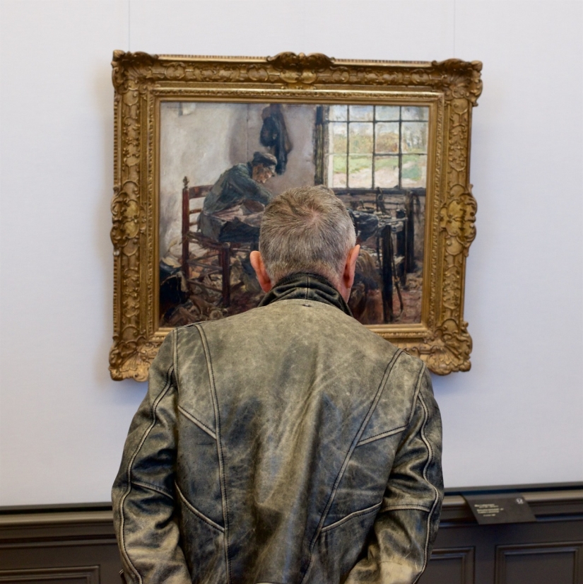 Life repeats art: an Austrian takes photos of museum visitors who "coincided" with the paintings