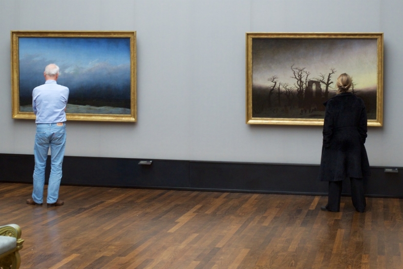 Life repeats art: an Austrian takes photos of museum visitors who "coincided" with the paintings