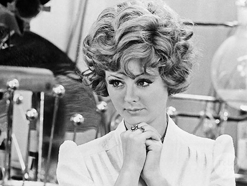 Linda chica Lida... y las otras novias de Shurik Linda chica Lida... y las otras novias de Shurik