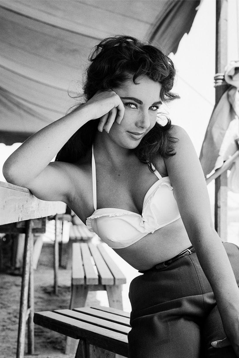 Long Live Summer! Vintage Photos of Famous Beauties on the Beach Long Live Summer! Vintage Photos of Famous Beauties on the Beach