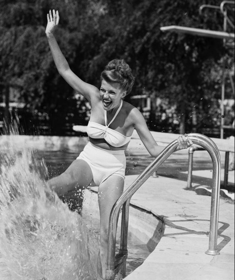 Long Live Summer! Vintage Photos of Famous Beauties on the Beach Long Live Summer! Vintage Photos of Famous Beauties on the Beach