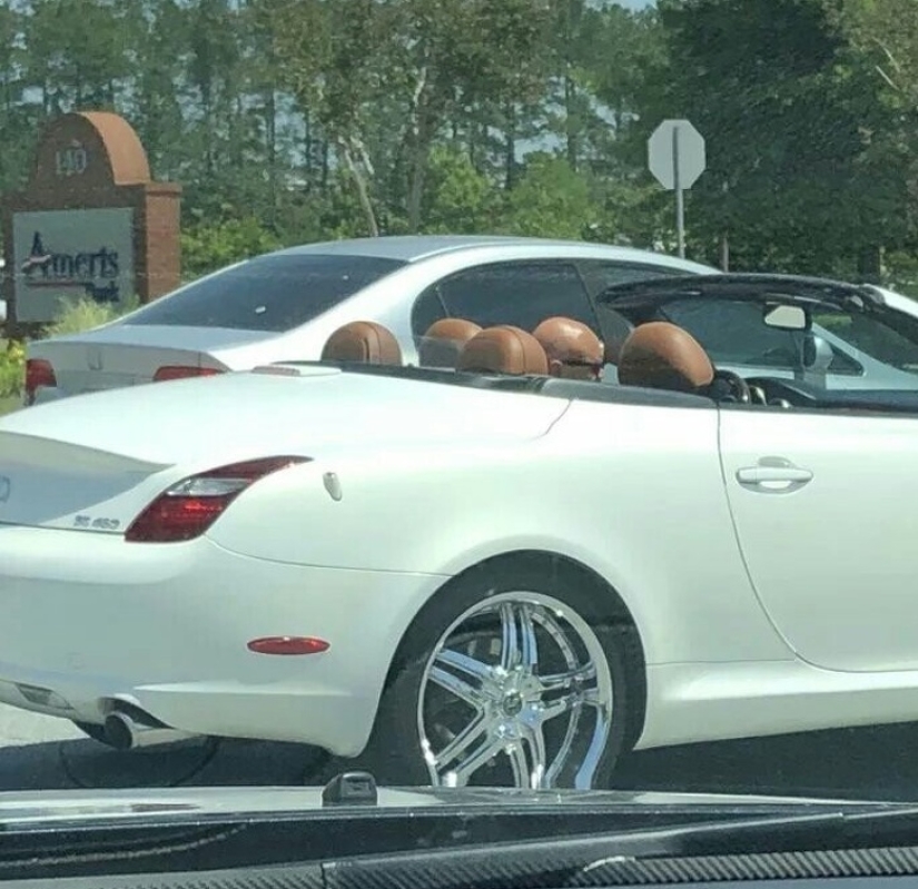 Look again — there is no girl on a motorcycle, no! Look again — there is no girl on a motorcycle, no!