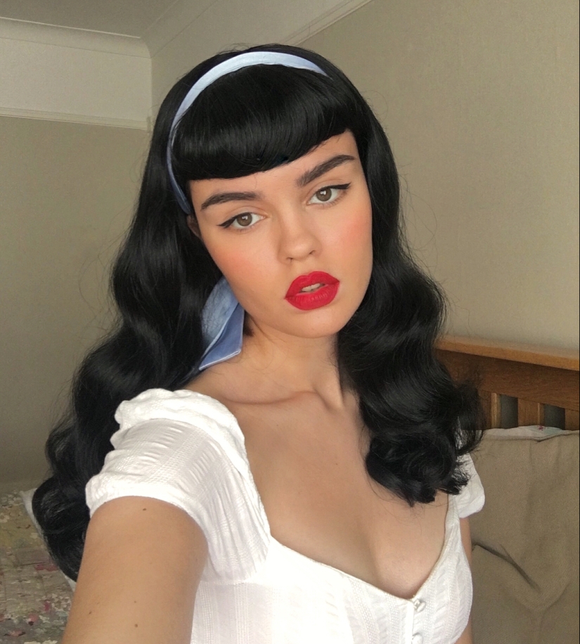 Looked like the ideal housewife of the 1950s: sexy beautician resurrects pin-up Looked like the ideal housewife of the 1950s: sexy beautician resurrects pin-up