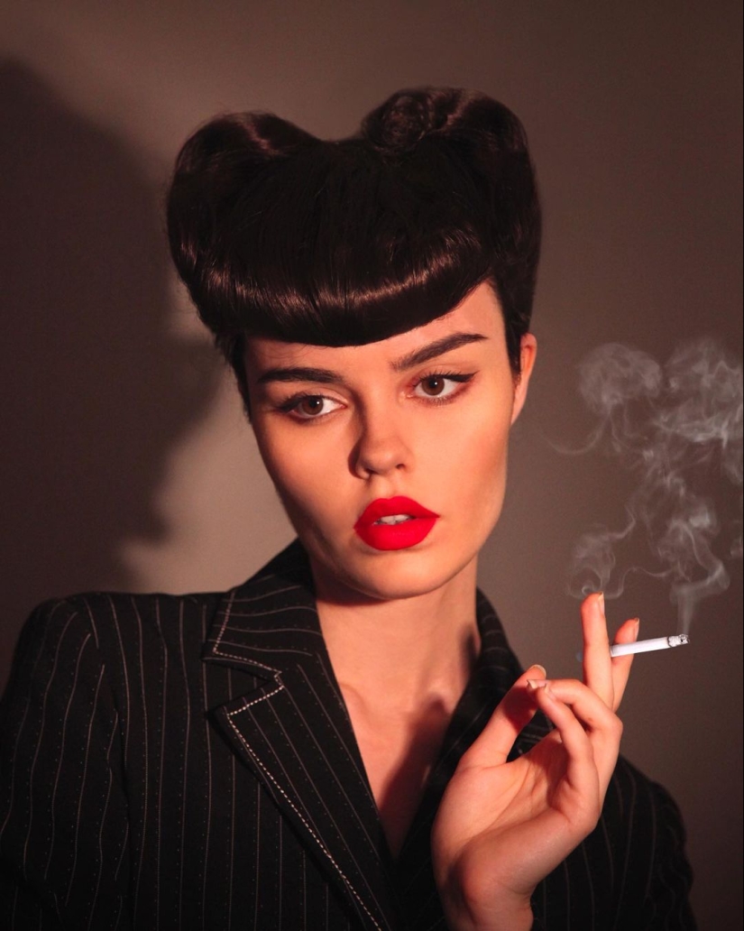 Looked like the ideal housewife of the 1950s: sexy beautician resurrects pin-up Looked like the ideal housewife of the 1950s: sexy beautician resurrects pin-up