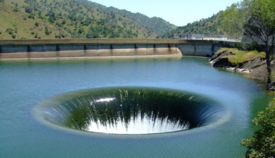 los 8 agujeros más impresionantes de la superficie terrestre