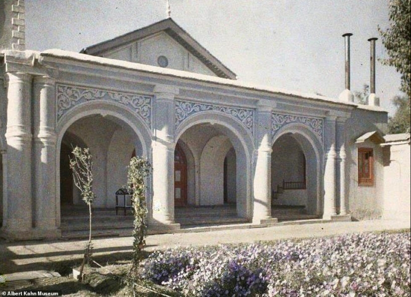 Los contrastes de Afganistán: el final de la década de 1920-s y el presente Los contrastes de Afganistán: el final de la década de 1920-s y el presente