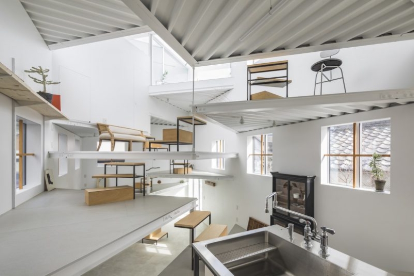 Los Japoneses han creado la más inusual en el mundo del diseño, renunciar totalmente a las paredes