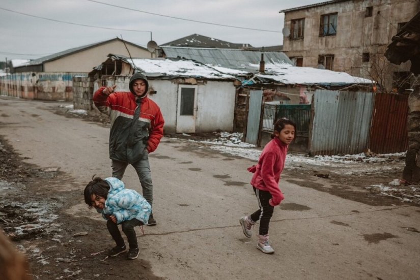 Los niños del gueto y sus sueños: imágenes impactantes de Trebišov Los niños del gueto y sus sueños: imágenes impactantes de Trebišov
