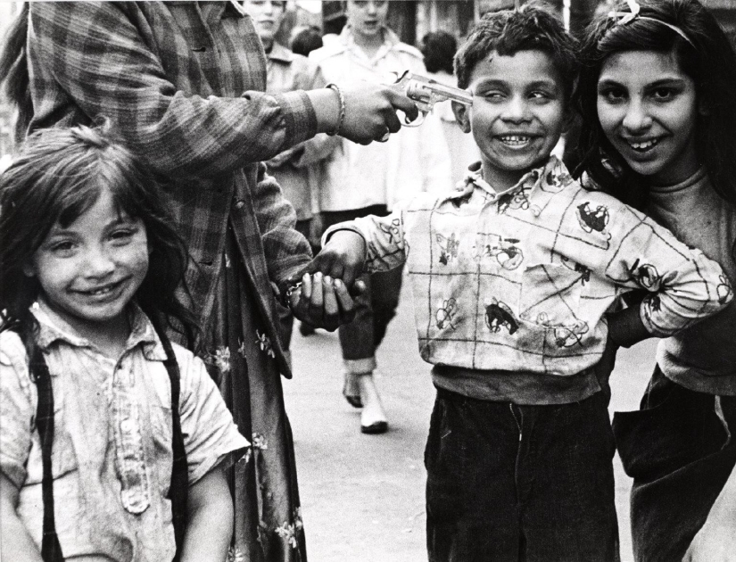 Love and Hate: Expressive photos of the great William Klein Love and Hate: Expressive photos of the great William Klein