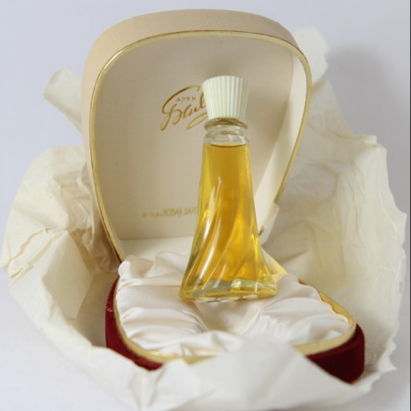 Made in the USSR: legendary cosmetic products and their advertising campaigns Made in the USSR: legendary cosmetic products and their advertising campaigns