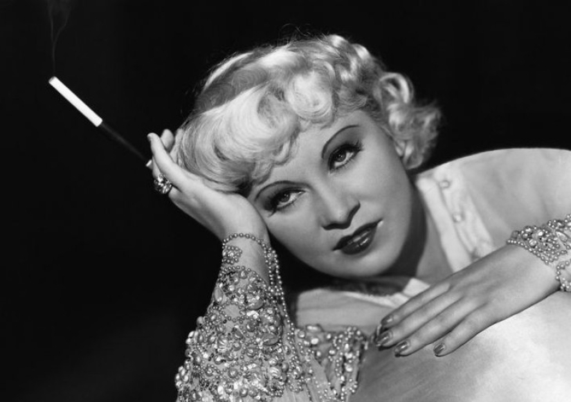 Mae West-la controvertida actriz que se convirtió en el primer símbolo sexual de América
