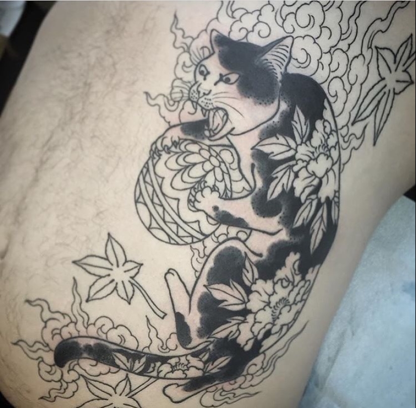 Magníficos tatuajes en forma de gatos tatuados de un artista japonés Magníficos tatuajes en forma de gatos tatuados de un artista japonés