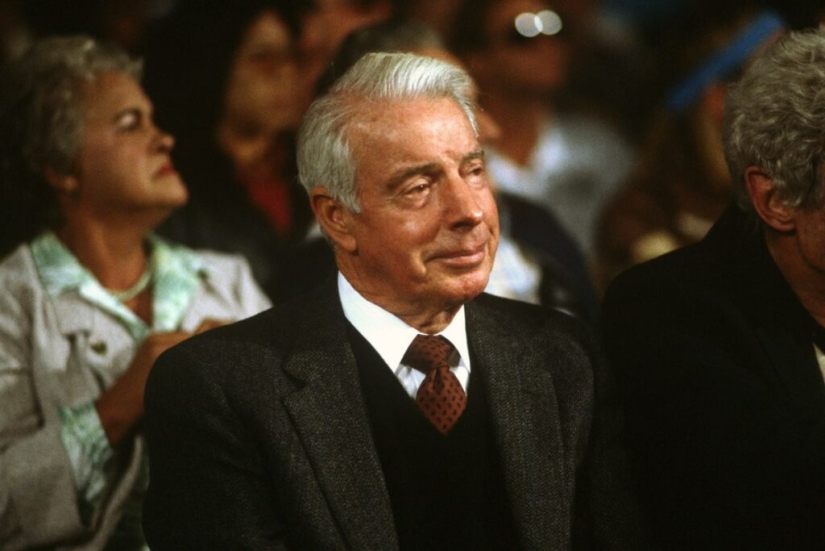 Marilyn Monroe and Joe DiMaggio - the story of one short marriage and lifelong love Marilyn Monroe and Joe DiMaggio - the story of one short marriage and lifelong love