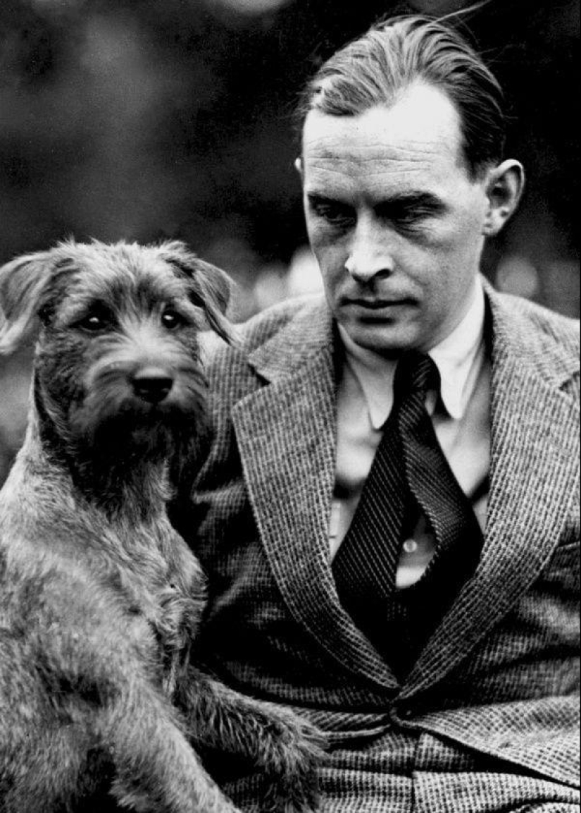 Maxim Gorky con una escoba y otros escritores, como usted no los ha visto Maxim Gorky con una escoba y otros escritores, como usted no los ha visto