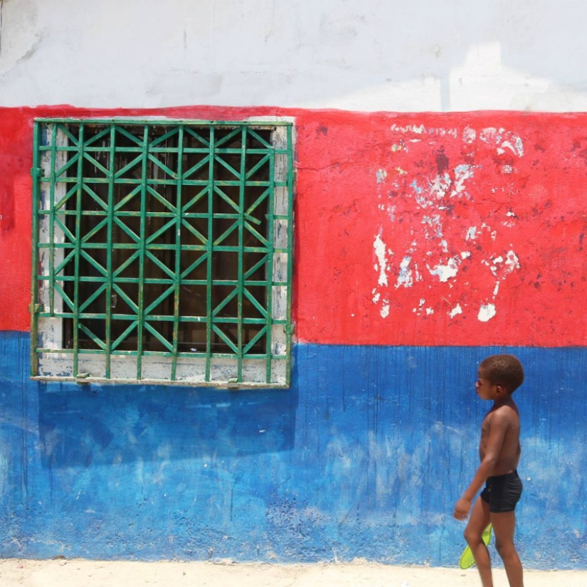 Me das un peinado, y yo te doy pescado para el almuerzo: cómo se llevan mil personas en una isla del tamaño de un campo de fútbol