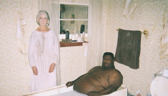 Milk baths under the supervision of granny. Who are these people and why are they doing this? Milk baths under the supervision of granny. Who are these people and why are they doing this?