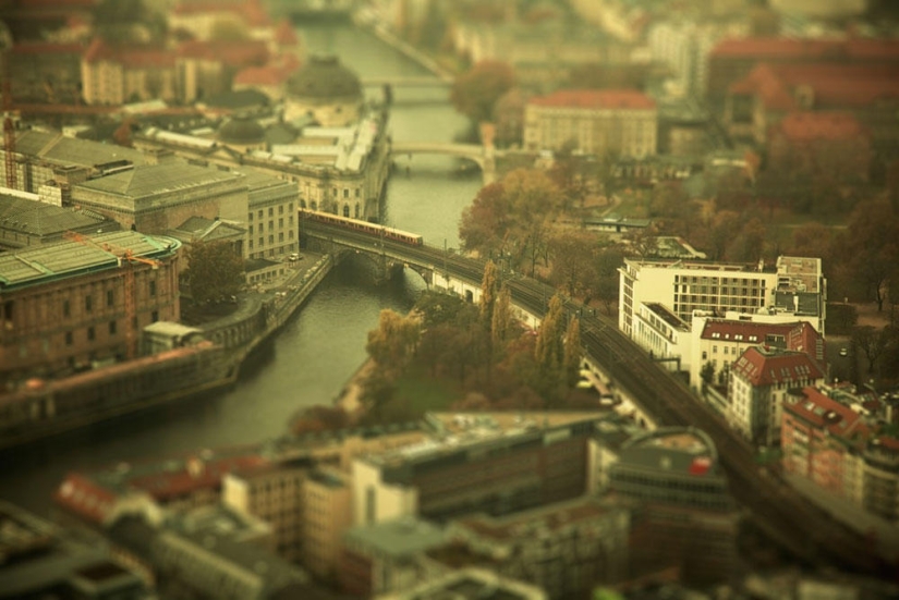 "Miniaturización" de megaciudades por Ben Thomas