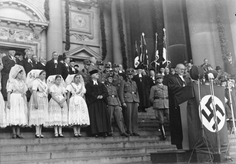 ¿Monstruos o gente común? Cómo era la vida cotidiana del Tercer Reich