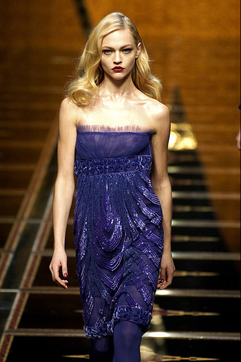 More than just good looks: models with higher education