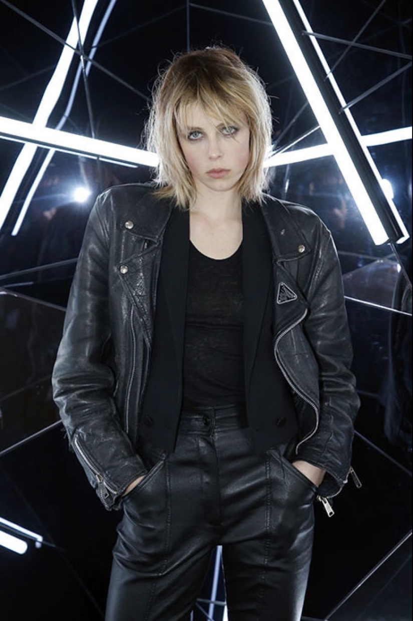 More than just good looks: models with higher education