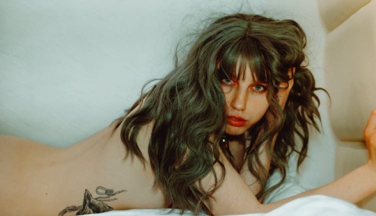 Mujeres en atrevidos retratos de Mark Olefirov Mujeres en atrevidos retratos de Mark Olefirov