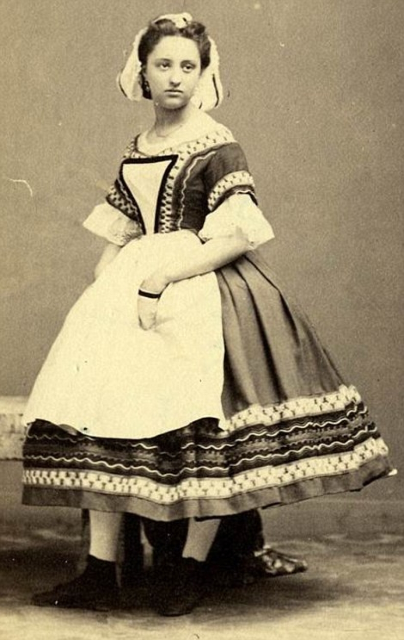 Mujeres que gobernaron París desde la Cama: un escandaloso catálogo de cortesanas parisinas del siglo XIX