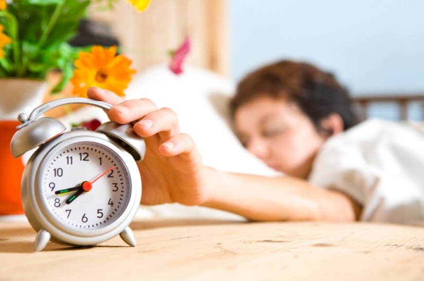 Nighttime Syndrome: How to Adjust Your Circadian Rhythms When You Wake Up and Fall Asleep in the Dark Nighttime Syndrome: How to Adjust Your Circadian Rhythms When You Wake Up and Fall Asleep in the Dark