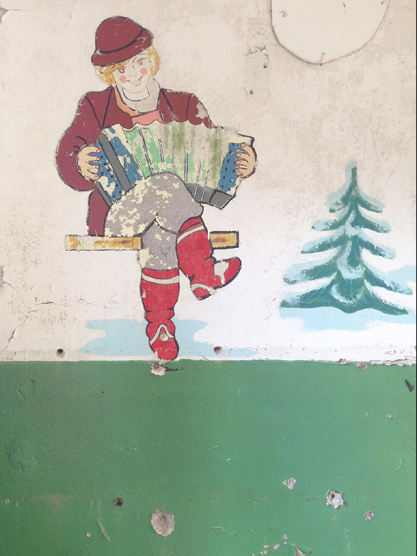 Nostalgia íntima: lo que las paredes de los apartamentos soviéticos abandonados pueden decirte Nostalgia íntima: lo que las paredes de los apartamentos soviéticos abandonados pueden decirte