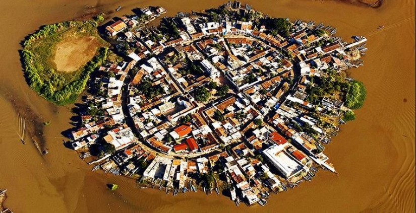 Not only Venice: the 5 most beautiful cities on the water