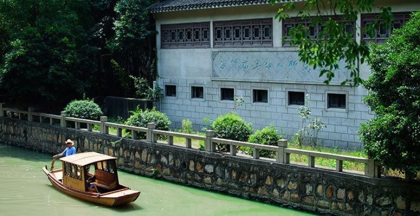 Not only Venice: the 5 most beautiful cities on the water