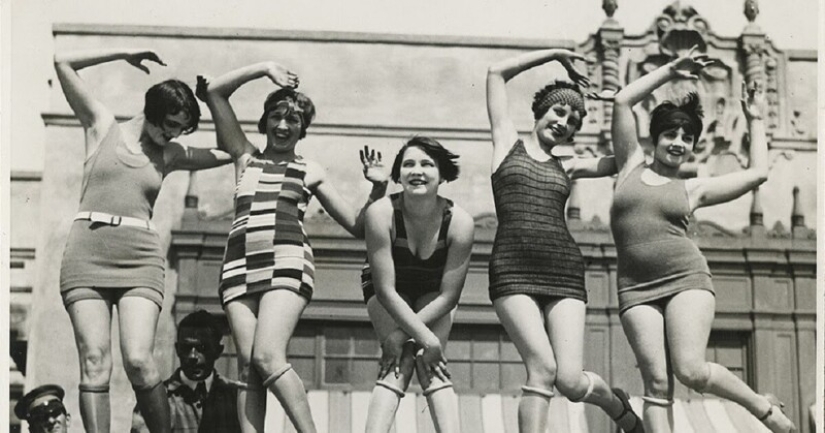 Obscene fashion of a century ago - stockings rolled up under the knee