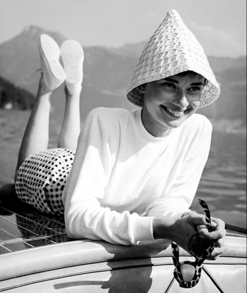 On a snow-white yacht: 20 vintage photos of Monroe, Hepburn and other stars at sea On a snow-white yacht: 20 vintage photos of Monroe, Hepburn and other stars at sea