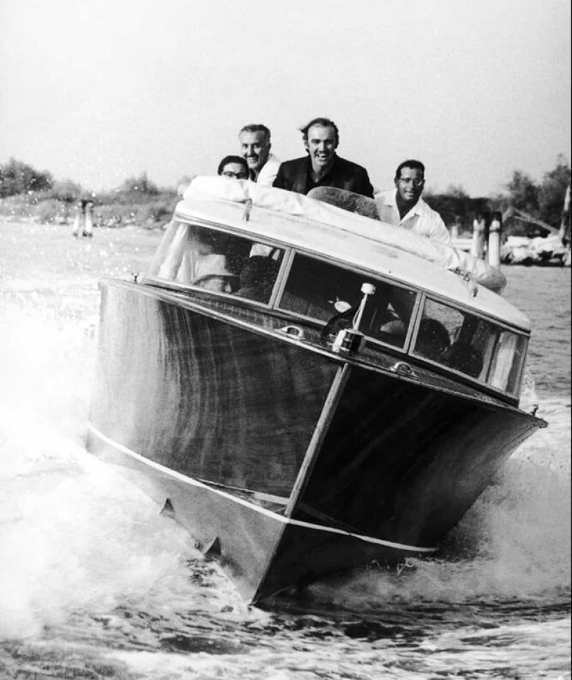 On a snow-white yacht: 20 vintage photos of Monroe, Hepburn and other stars at sea On a snow-white yacht: 20 vintage photos of Monroe, Hepburn and other stars at sea