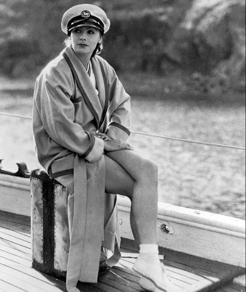 On a snow-white yacht: 20 vintage photos of Monroe, Hepburn and other stars at sea On a snow-white yacht: 20 vintage photos of Monroe, Hepburn and other stars at sea