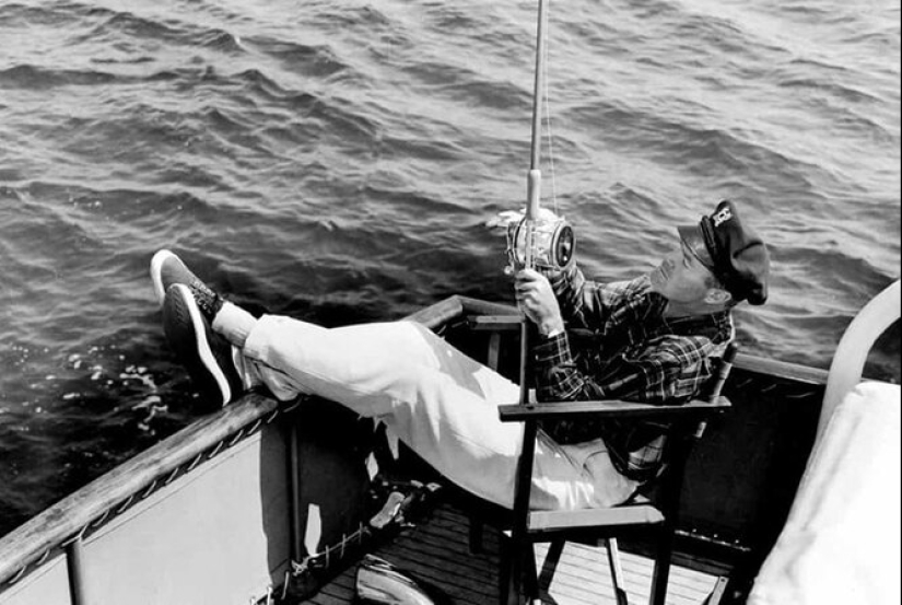 On a snow-white yacht: 20 vintage photos of Monroe, Hepburn and other stars at sea On a snow-white yacht: 20 vintage photos of Monroe, Hepburn and other stars at sea