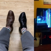 On the wrong foot: 20 photos of people whose day started not very well